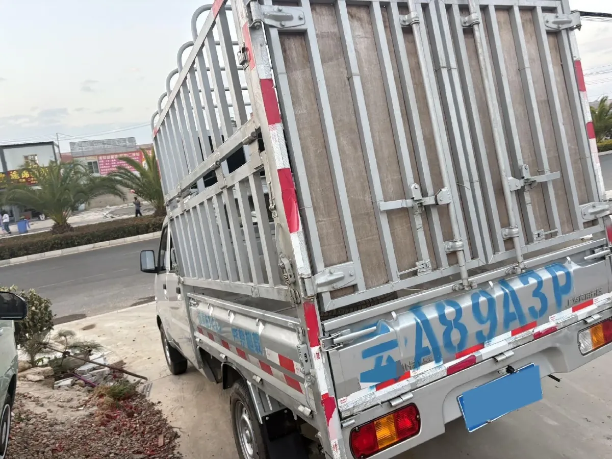 2023 WuLing RongGuang New Truck 1.5L 102HP L4 5MT,autocango,china used car exporter,china ev exporter,chinese used car exporter,chinese used ev exporter