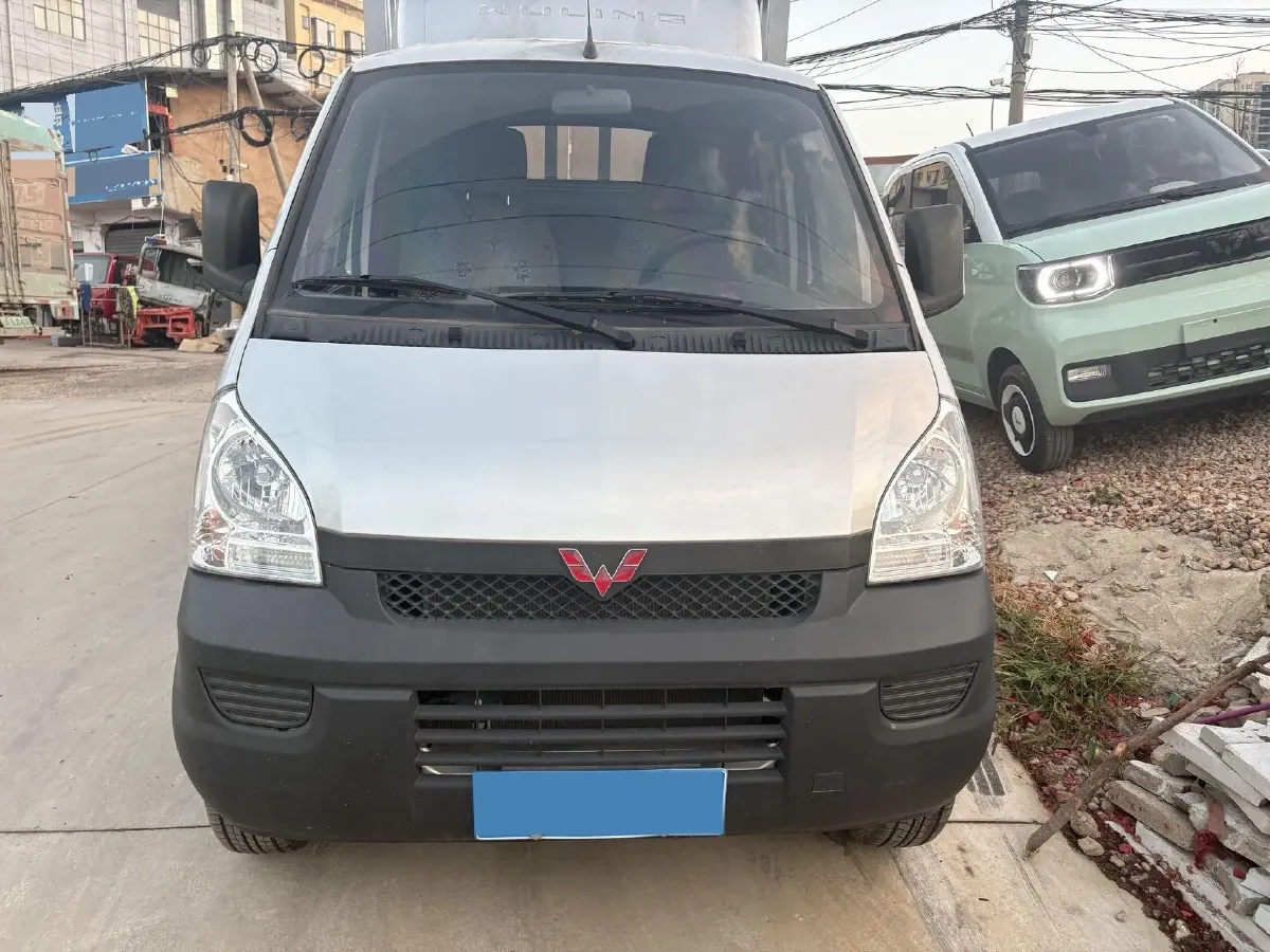2023 WuLing RongGuang New Truck 1.5L 102HP L4 5MT,autocango,china used car exporter,china ev exporter,chinese used car exporter,chinese used ev exporter