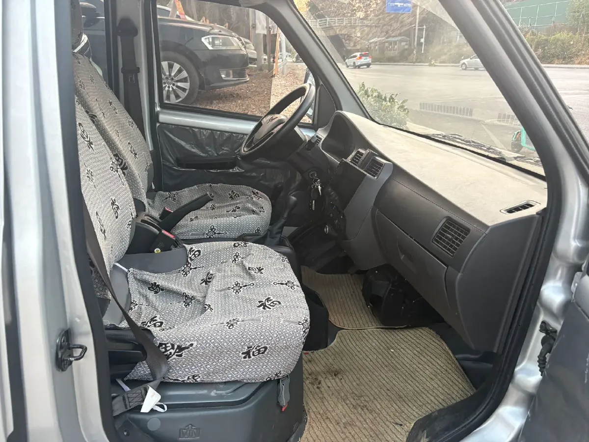 2023 WuLing RongGuang New Truck 1.5L 102HP L4 5MT,autocango,china used car exporter,china ev exporter,chinese used car exporter,chinese used ev exporter