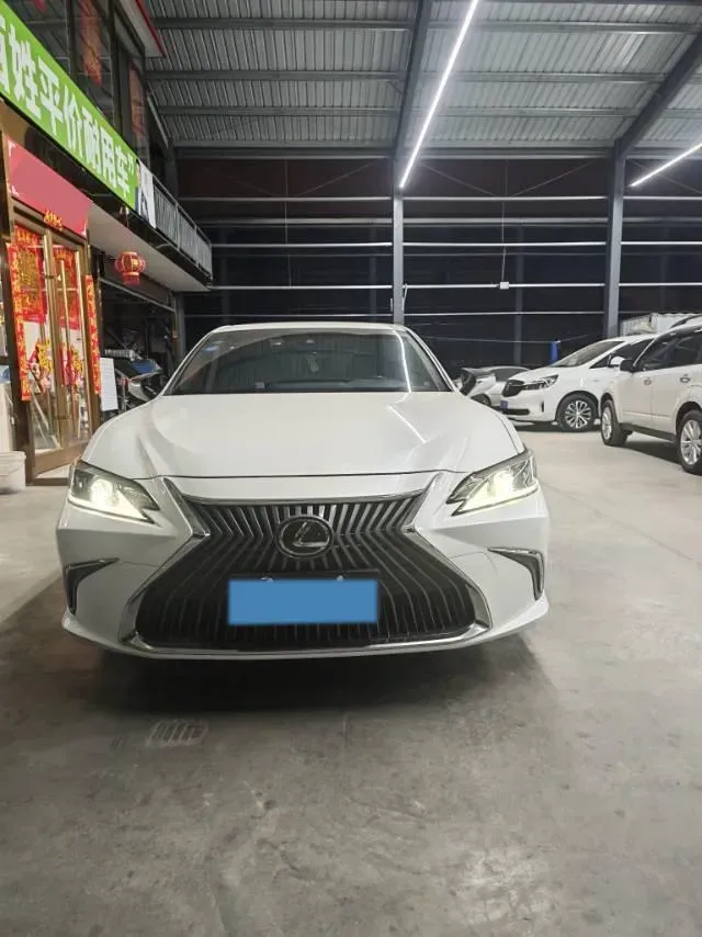 2018 Lexus ES 2.0L 167HP L4 6AT,autocango,china used car exporter,china ev exporter,chinese used car exporter,chinese used ev exporter