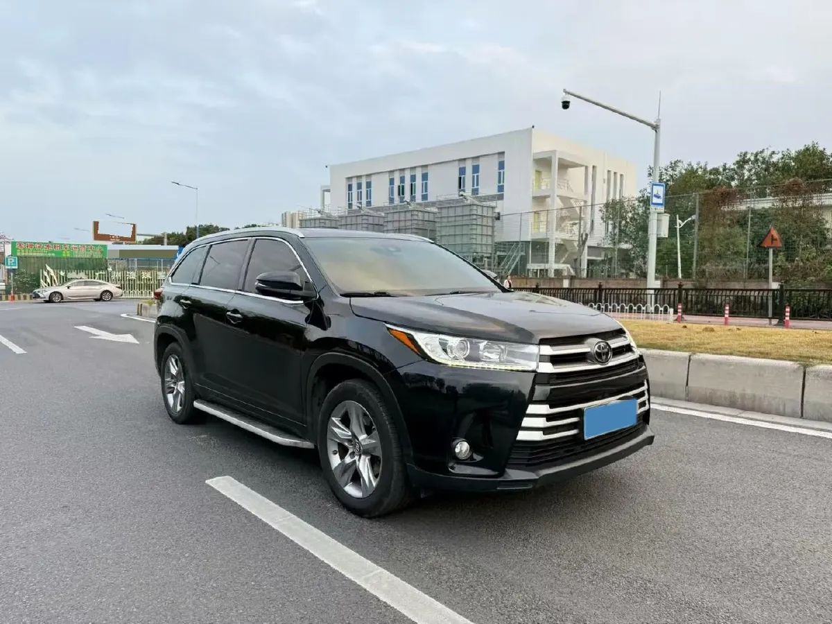 2021 Toyota Highlander 2.0T 220HP L4 6AT,autocango,china used car exporter,china ev exporter,chinese used car exporter,chinese used ev exporter