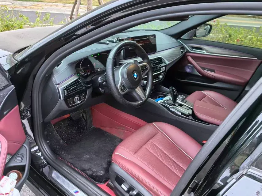 2022 BMW 5 Series 2.0T 252HP L4 8AT,autocango,china used car exporter,china ev exporter,chinese used car exporter,chinese used ev exporter