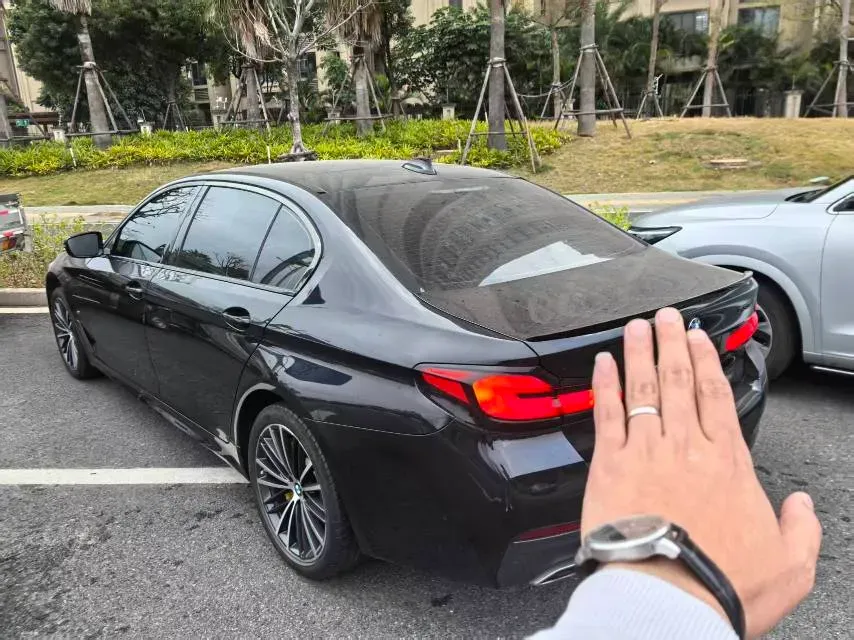 2022 BMW 5 Series 2.0T 252HP L4 8AT,autocango,china used car exporter,china ev exporter,chinese used car exporter,chinese used ev exporter