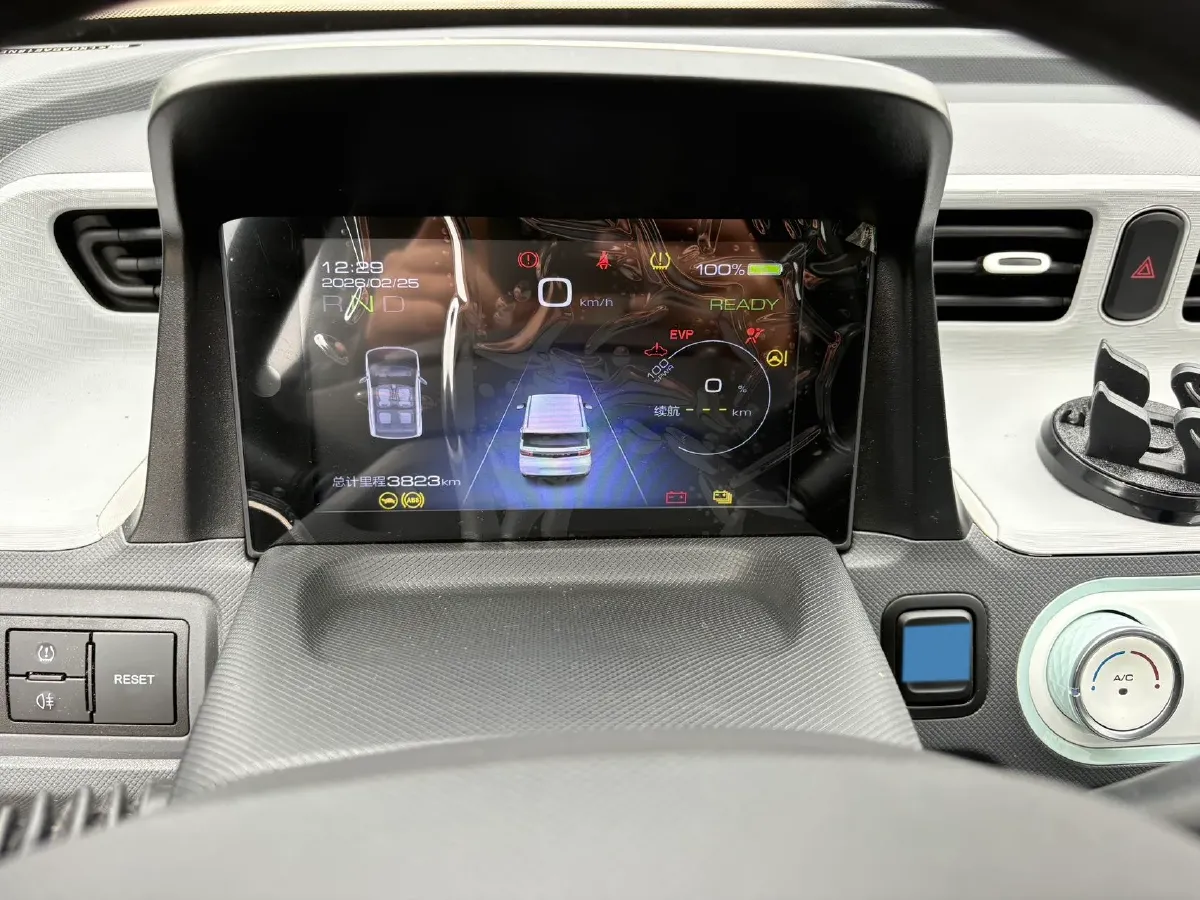 2022 WuLing HongGuang MINI EV BEV 9KWH,autocango,china used car exporter,china ev exporter,chinese used car exporter,chinese used ev exporter