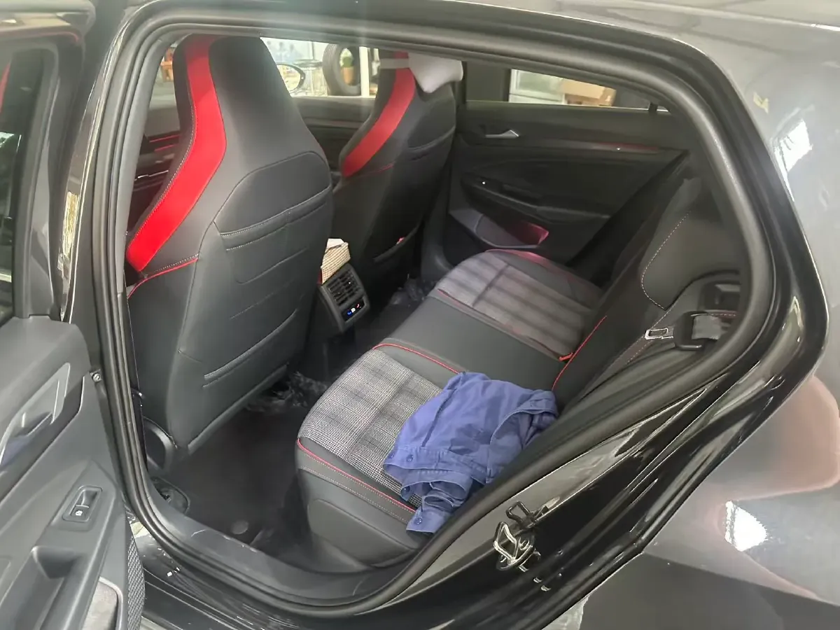 2023 Volkswagen GolfGTI 2.0T 220HP L4 7DCT,autocango,china used car exporter,china ev exporter,chinese used car exporter,chinese used ev exporter