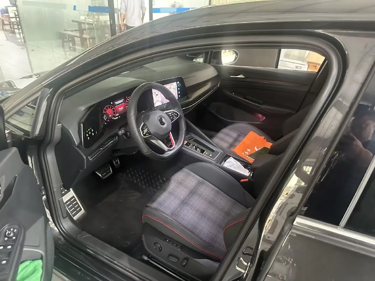 2023 Volkswagen GolfGTI 2.0T 220HP L4 7DCT,autocango,china used car exporter,china ev exporter,chinese used car exporter,chinese used ev exporter