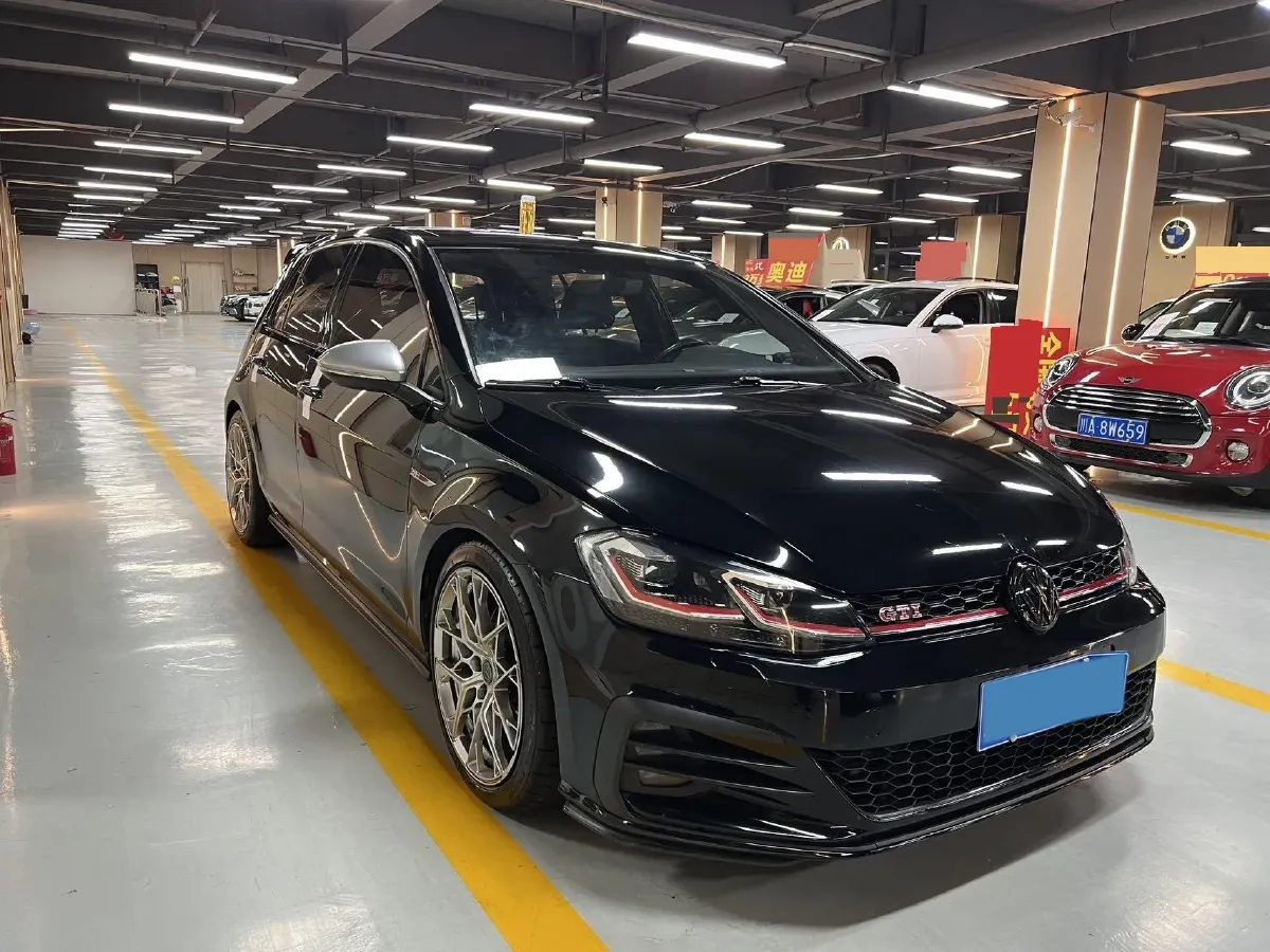 2018 Volkswagen GolfGTI 2.0T 220HP L4 7DCT,autocango,china used car exporter,china ev exporter,chinese used car exporter,chinese used ev exporter