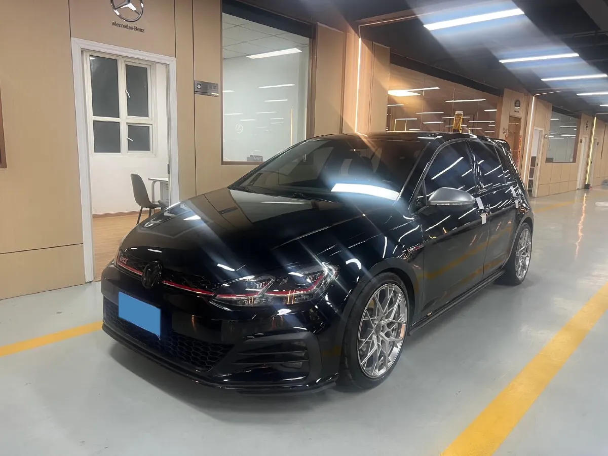 2018 Volkswagen GolfGTI 2.0T 220HP L4 7DCT,autocango,china used car exporter,china ev exporter,chinese used car exporter,chinese used ev exporter