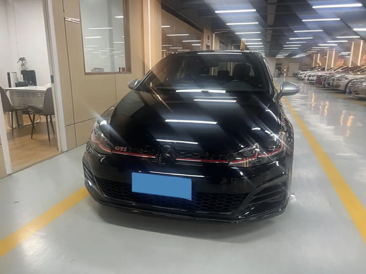 2018 Volkswagen GolfGTI 2.0T 220HP L4 7DCT,autocango,china used car exporter,china ev exporter,chinese used car exporter,chinese used ev exporter