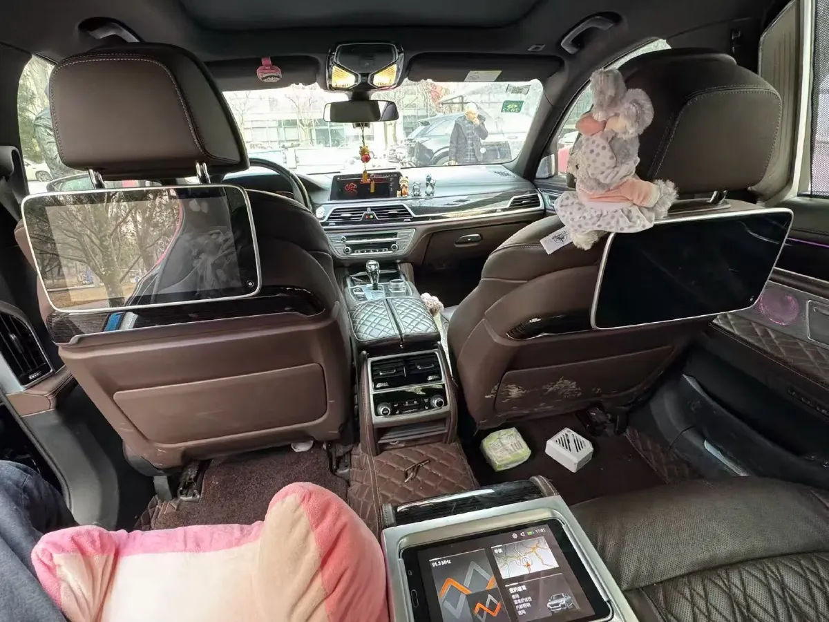 2019 BMW 7 Series 3.0T 340HP L6 8AT,autocango,china used car exporter,china ev exporter,chinese used car exporter,chinese used ev exporter