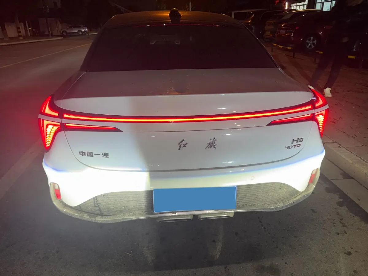 2025 HongQi H6 2.0T 224HP L4 8AT,autocango,china used car exporter,china ev exporter,chinese used car exporter,chinese used ev exporter