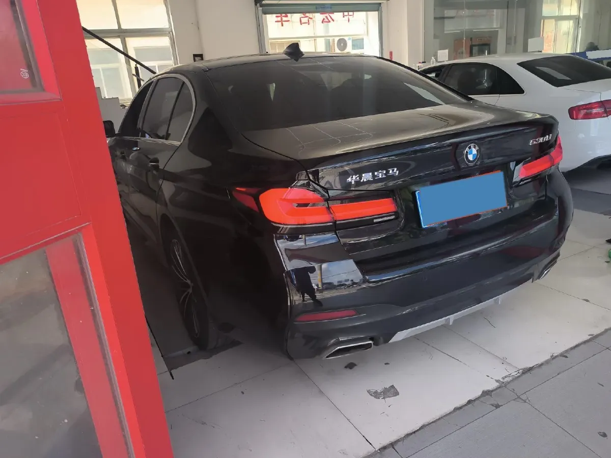 2021 BMW 5 Series 2.0T 252HP L4 8AT,autocango,china used car exporter,china ev exporter,chinese used car exporter,chinese used ev exporter