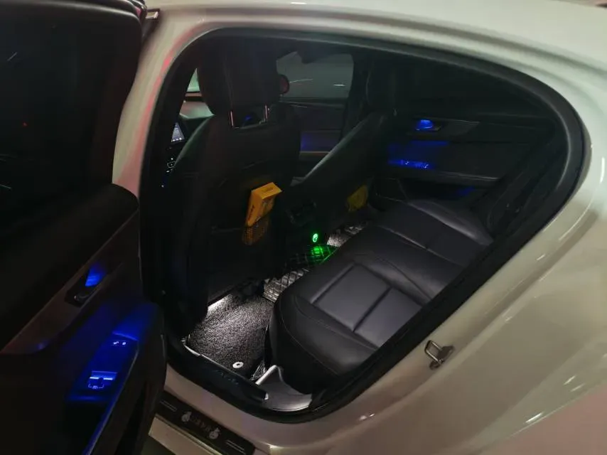 2020 Jaguar XEL 2.0T 200HP L4 8AT,autocango,china used car exporter,china ev exporter,chinese used car exporter,chinese used ev exporter