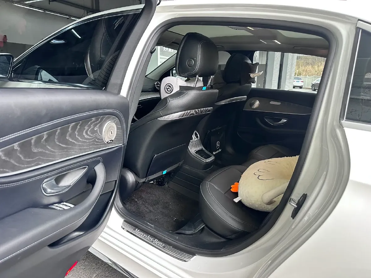 2021 Mercedes-Benz E Class 2.0T 258HP L4 9AT,autocango,china used car exporter,china ev exporter,chinese used car exporter,chinese used ev exporter