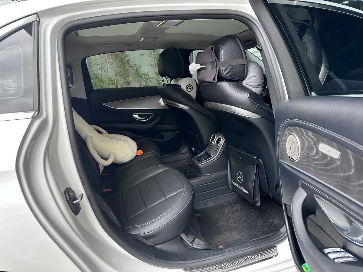 2021 Mercedes-Benz E Class 2.0T 258HP L4 9AT,autocango,china used car exporter,china ev exporter,chinese used car exporter,chinese used ev exporter