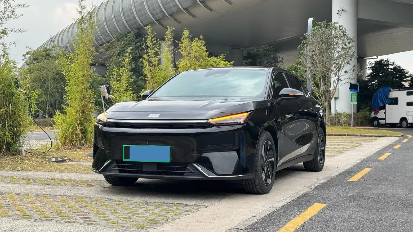 2024 Geely Galaxy L6 1.5T 163HP L4 3DHT PHEV,autocango,china used car exporter,china ev exporter,chinese used car exporter,chinese used ev exporter