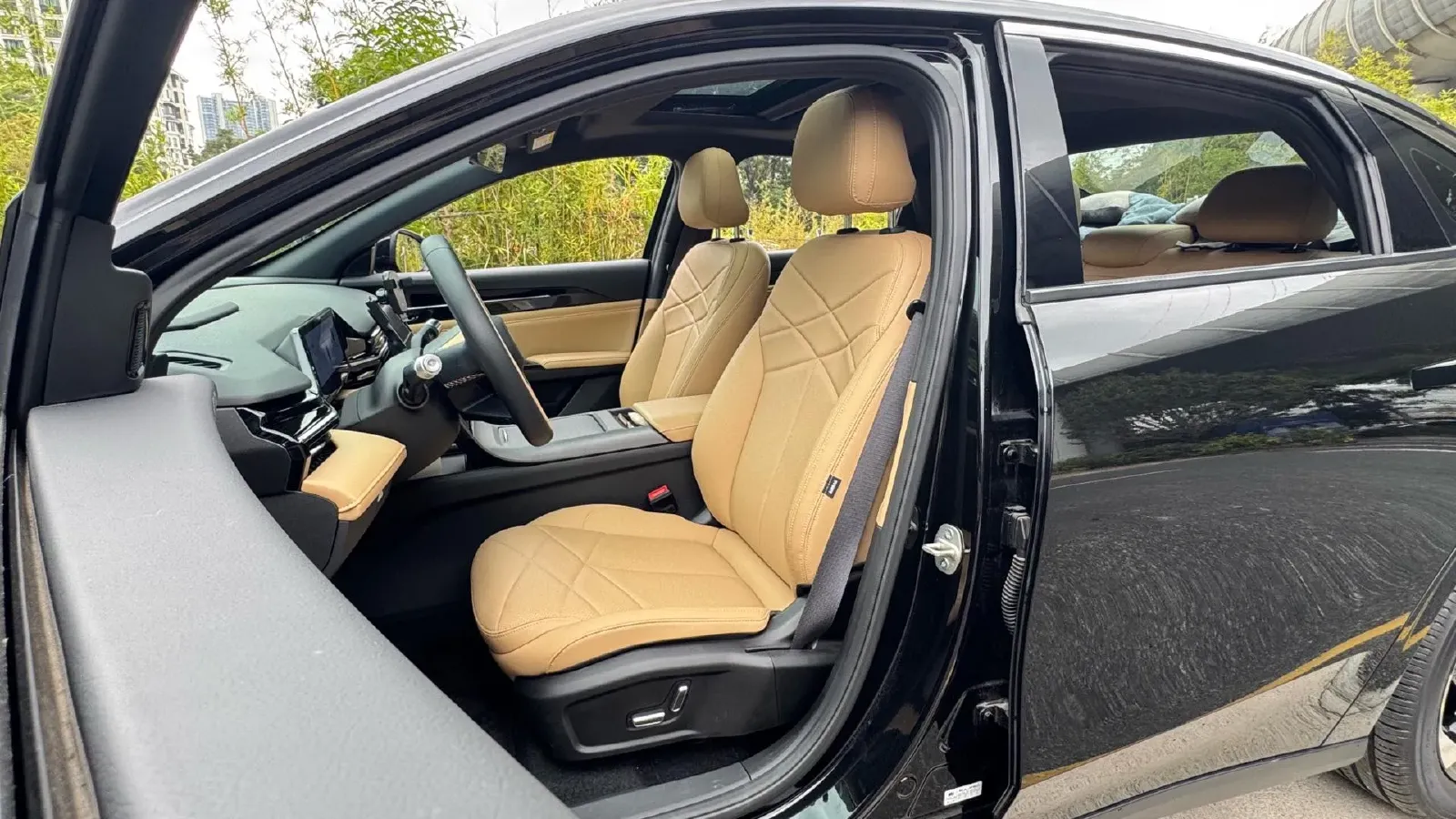 2024 Geely Galaxy L6 1.5T 163HP L4 3DHT PHEV,autocango,china used car exporter,china ev exporter,chinese used car exporter,chinese used ev exporter