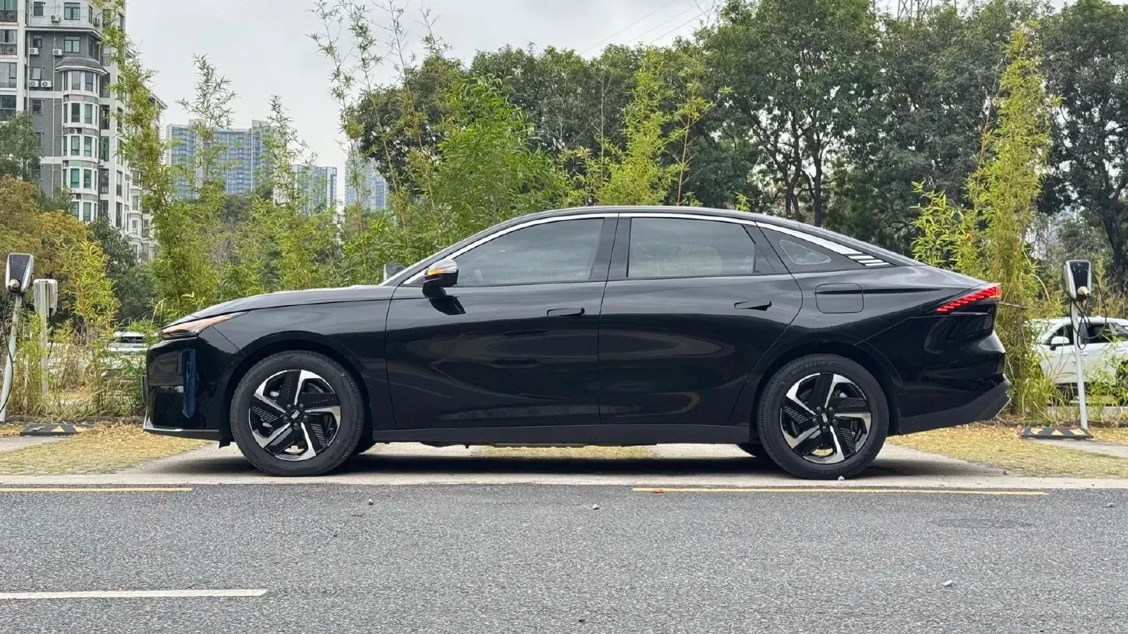 2024 Geely Galaxy L6 1.5T 163HP L4 3DHT PHEV,autocango,china used car exporter,china ev exporter,chinese used car exporter,chinese used ev exporter