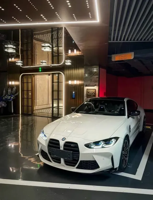 2023 BMW M4 3.0T 510HP L6 8AT,autocango,china used car exporter,china ev exporter,chinese used car exporter,chinese used ev exporter