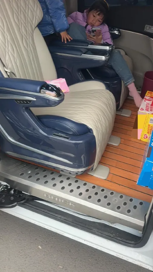 2021 Buick GL8 2.0T 237HP L4 9AT,autocango,china used car exporter,china ev exporter,chinese used car exporter,chinese used ev exporter