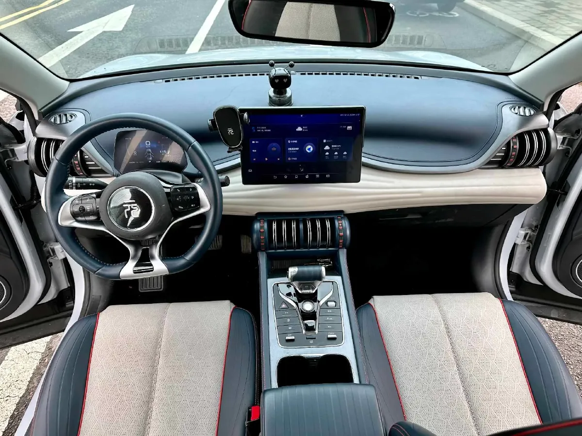 2022 Roewe RX5 MAX 1.5T 181HP L4 6AT,autocango,china used car exporter,china ev exporter,chinese used car exporter,chinese used ev exporter