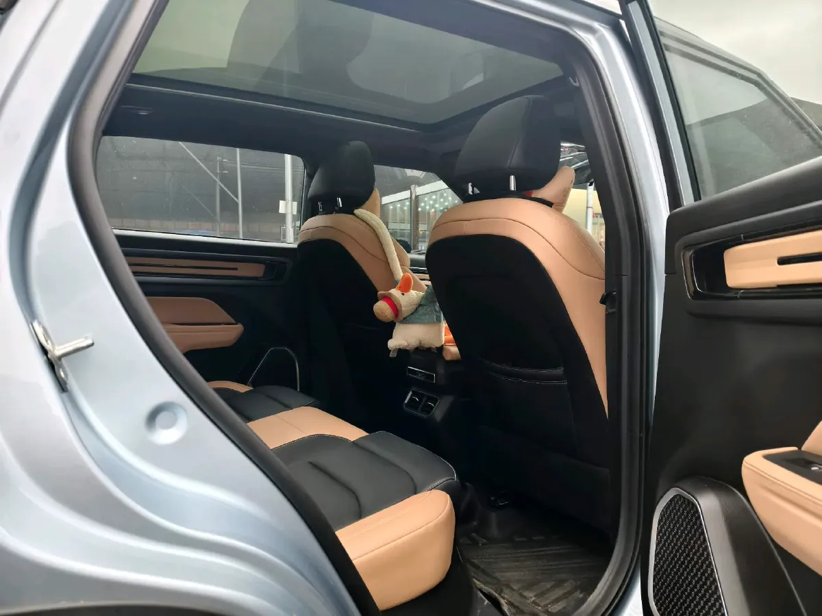 2023 Geely ICON 1.5T 181HP L4 7DCT,autocango,china used car exporter,china ev exporter,chinese used car exporter,chinese used ev exporter