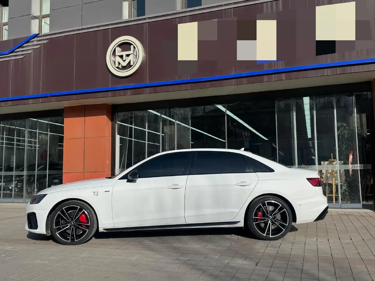 2024 Audi A4L 2.0T 245HP L4 7DCT,autocango,china used car exporter,china ev exporter,chinese used car exporter,chinese used ev exporter