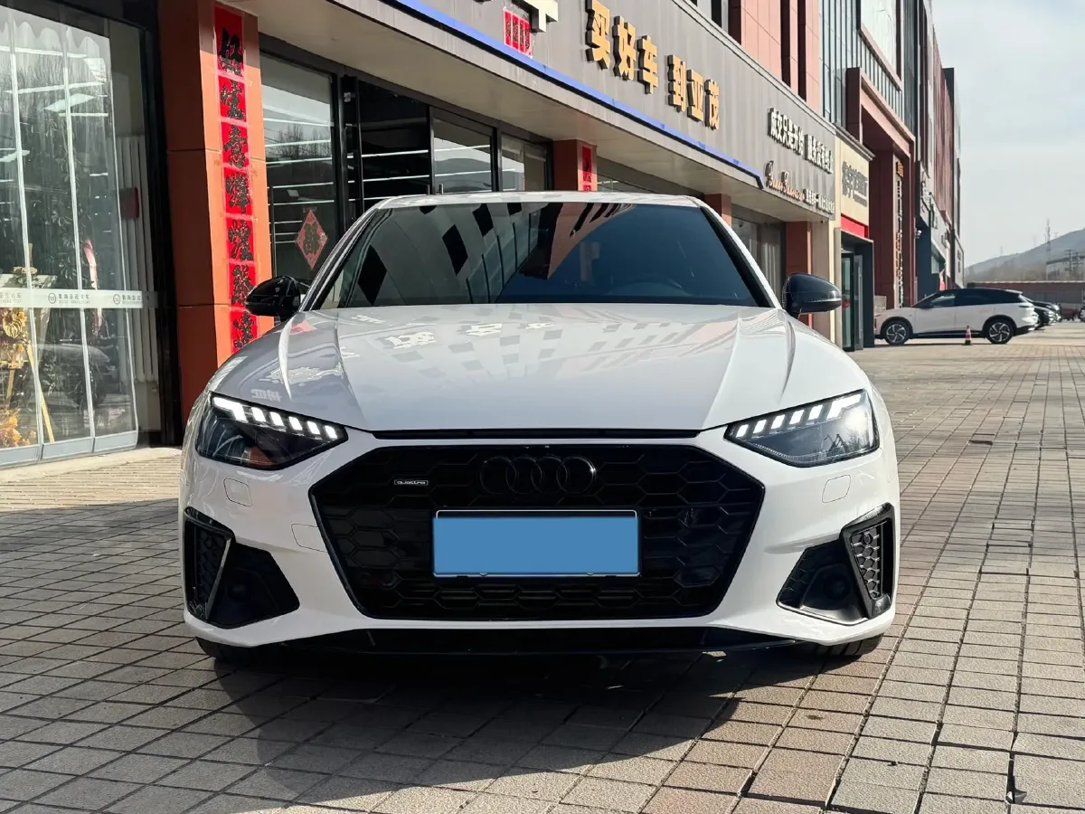 2024 Audi A4L 2.0T 245HP L4 7DCT,autocango,china used car exporter,china ev exporter,chinese used car exporter,chinese used ev exporter