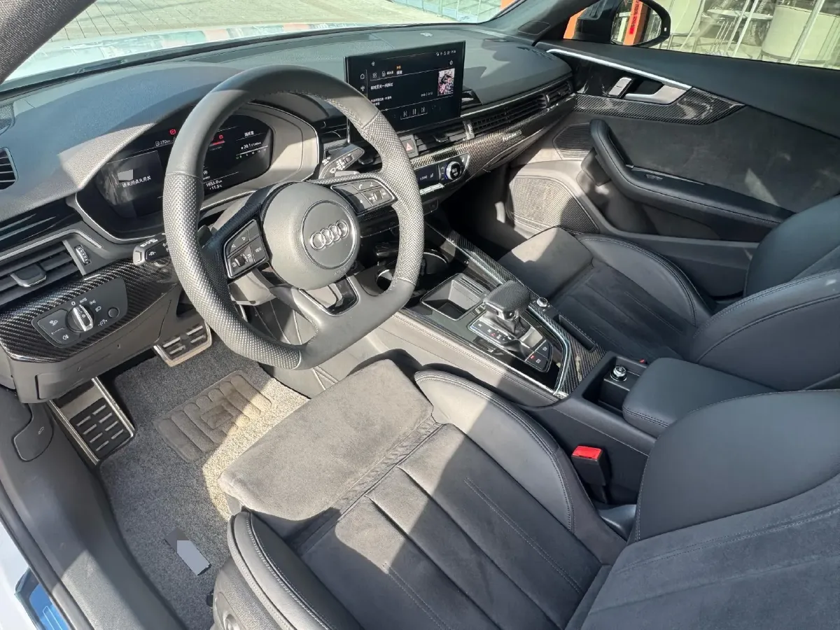 2024 Audi A4L 2.0T 245HP L4 7DCT,autocango,china used car exporter,china ev exporter,chinese used car exporter,chinese used ev exporter