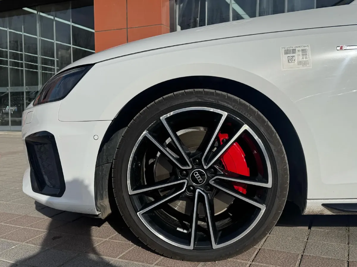 2024 Audi A4L 2.0T 245HP L4 7DCT,autocango,china used car exporter,china ev exporter,chinese used car exporter,chinese used ev exporter