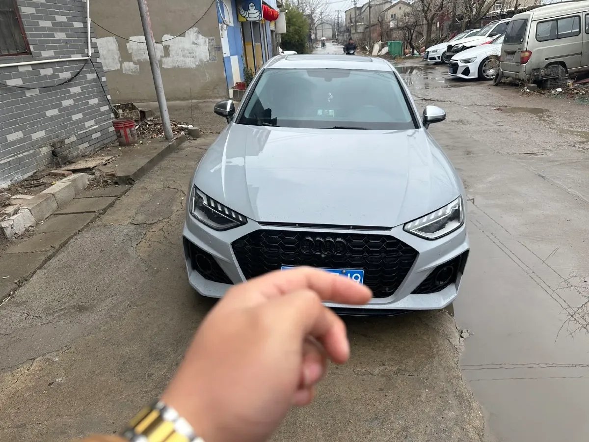 2020 Audi A4L 2.0T 190HP L4 7DCT,autocango,china used car exporter,china ev exporter,chinese used car exporter,chinese used ev exporter