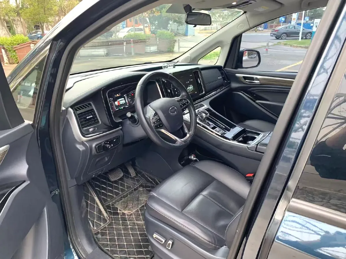 2021 GAC Trumpchi M8 2.0T 252HP L4 8AT,autocango,china used car exporter,china ev exporter,chinese used car exporter,chinese used ev exporter