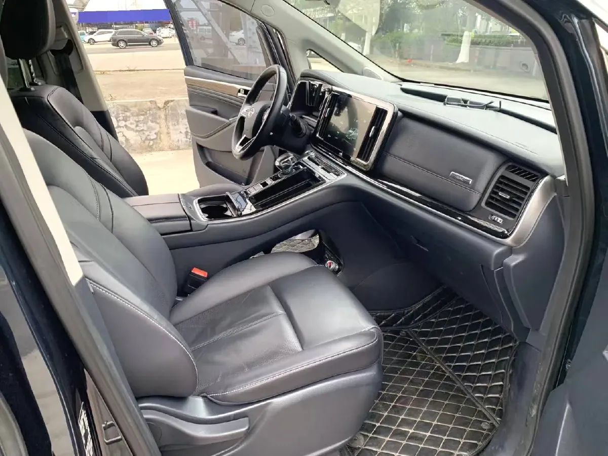 2021 GAC Trumpchi M8 2.0T 252HP L4 8AT,autocango,china used car exporter,china ev exporter,chinese used car exporter,chinese used ev exporter