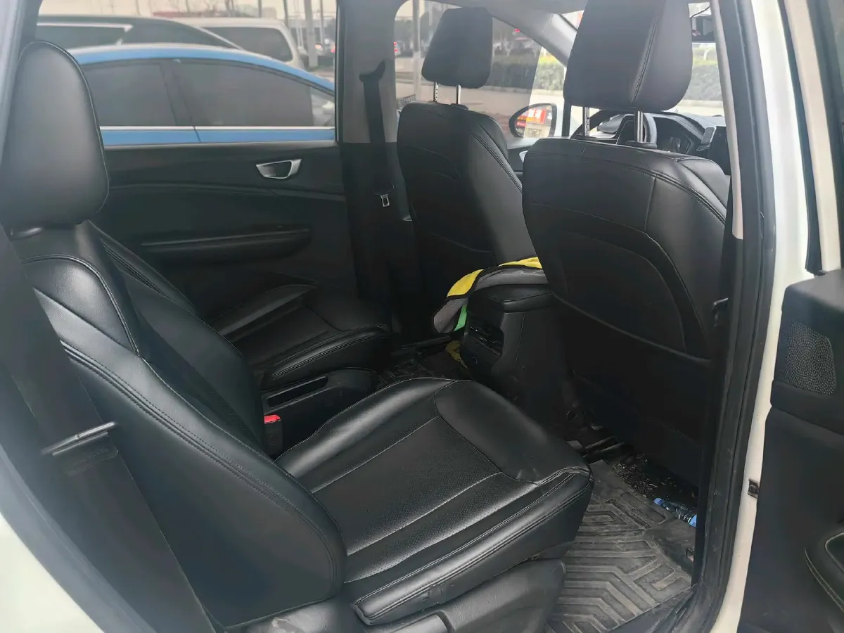 2022 WuLing JiaChen 1.5T 147HP L4 6MT,autocango,china used car exporter,china ev exporter,chinese used car exporter,chinese used ev exporter