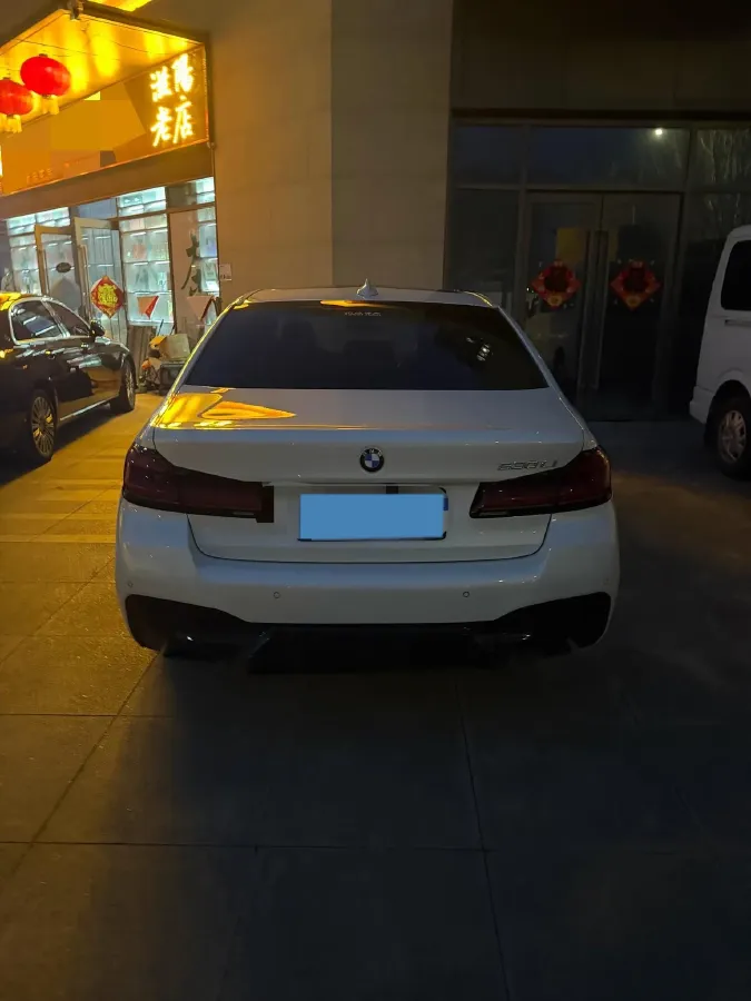 2022 BMW 5 Series 2.0T 252HP L4 8AT,autocango,china used car exporter,china ev exporter,chinese used car exporter,chinese used ev exporter