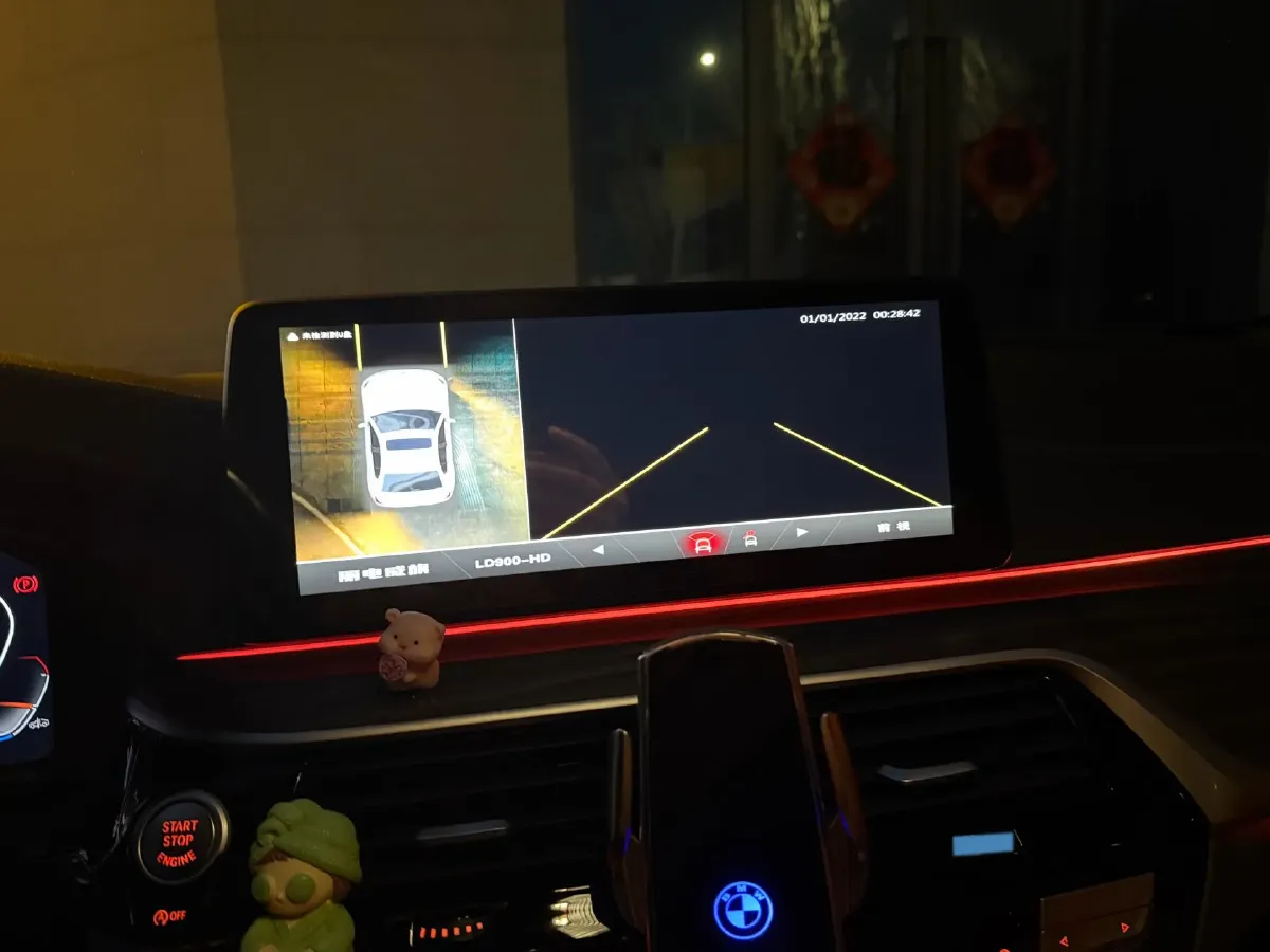 2022 BMW 5 Series 2.0T 252HP L4 8AT,autocango,china used car exporter,china ev exporter,chinese used car exporter,chinese used ev exporter