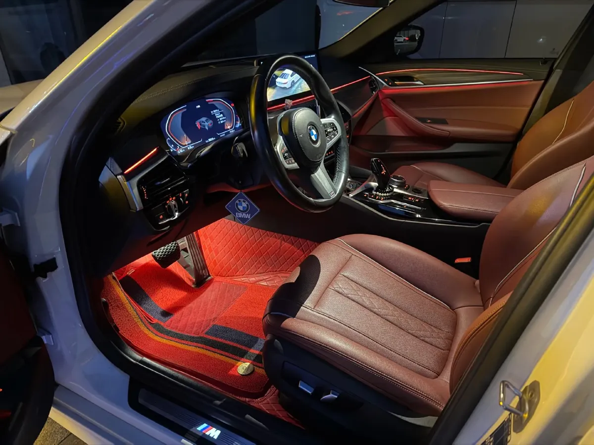 2022 BMW 5 Series 2.0T 252HP L4 8AT,autocango,china used car exporter,china ev exporter,chinese used car exporter,chinese used ev exporter