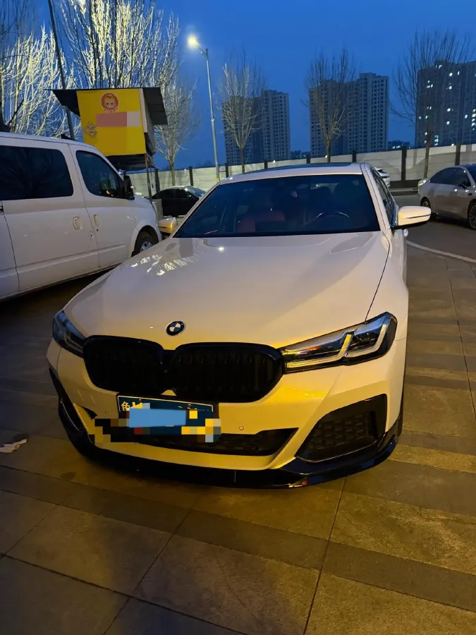 2022 BMW 5 Series 2.0T 252HP L4 8AT,autocango,china used car exporter,china ev exporter,chinese used car exporter,chinese used ev exporter