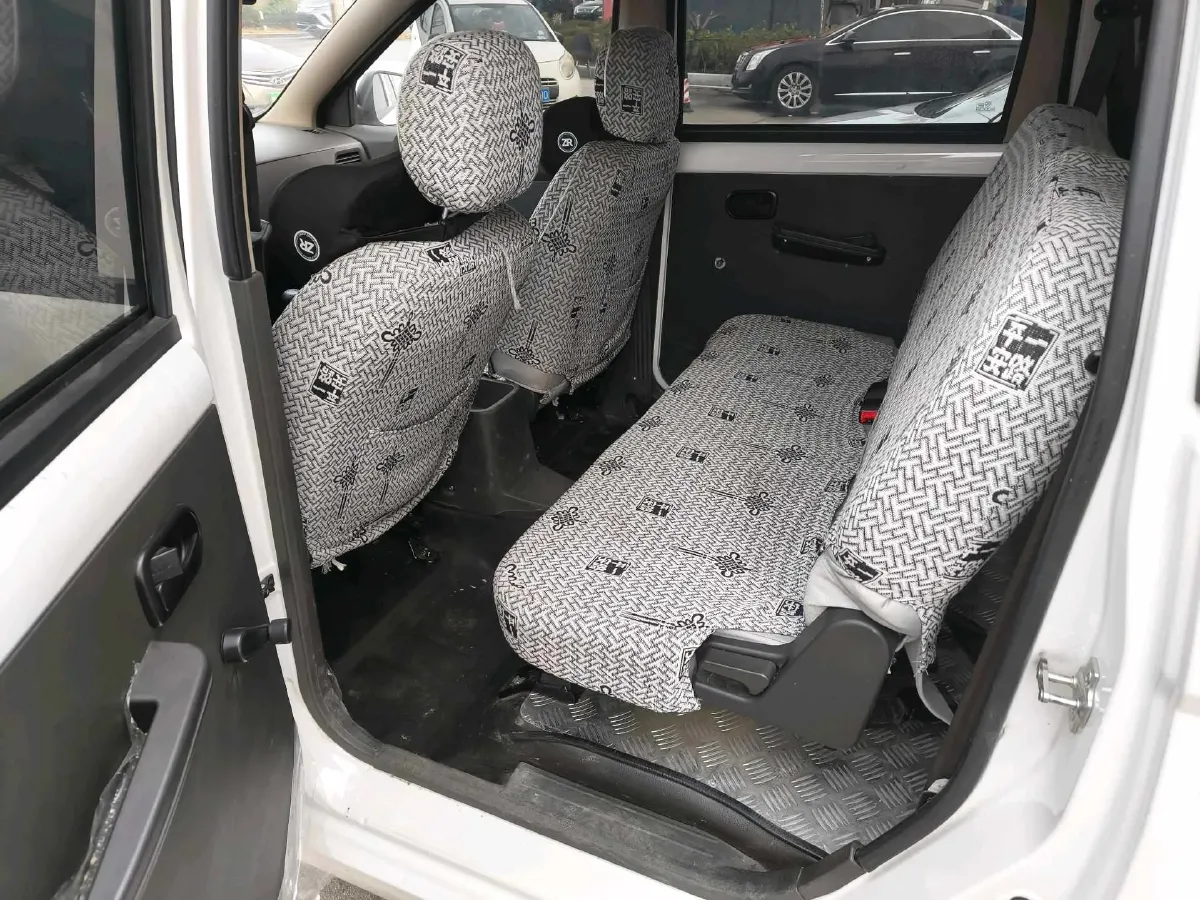 2021 WuLing HongGuang 1.5L 99HP L4 6MT,autocango,china used car exporter,china ev exporter,chinese used car exporter,chinese used ev exporter