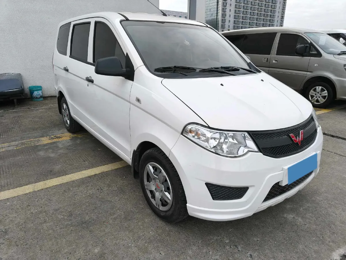 2021 WuLing HongGuang 1.5L 99HP L4 6MT,autocango,china used car exporter,china ev exporter,chinese used car exporter,chinese used ev exporter