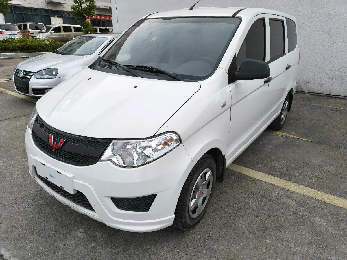 2021 WuLing HongGuang 1.5L 99HP L4 6MT,autocango,china used car exporter,china ev exporter,chinese used car exporter,chinese used ev exporter