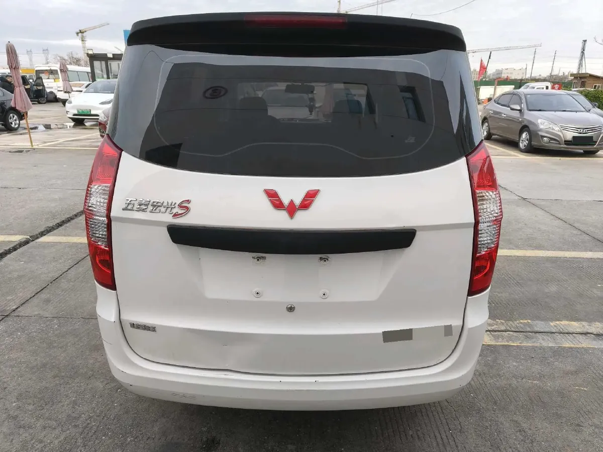 2021 WuLing HongGuang 1.5L 99HP L4 6MT,autocango,china used car exporter,china ev exporter,chinese used car exporter,chinese used ev exporter