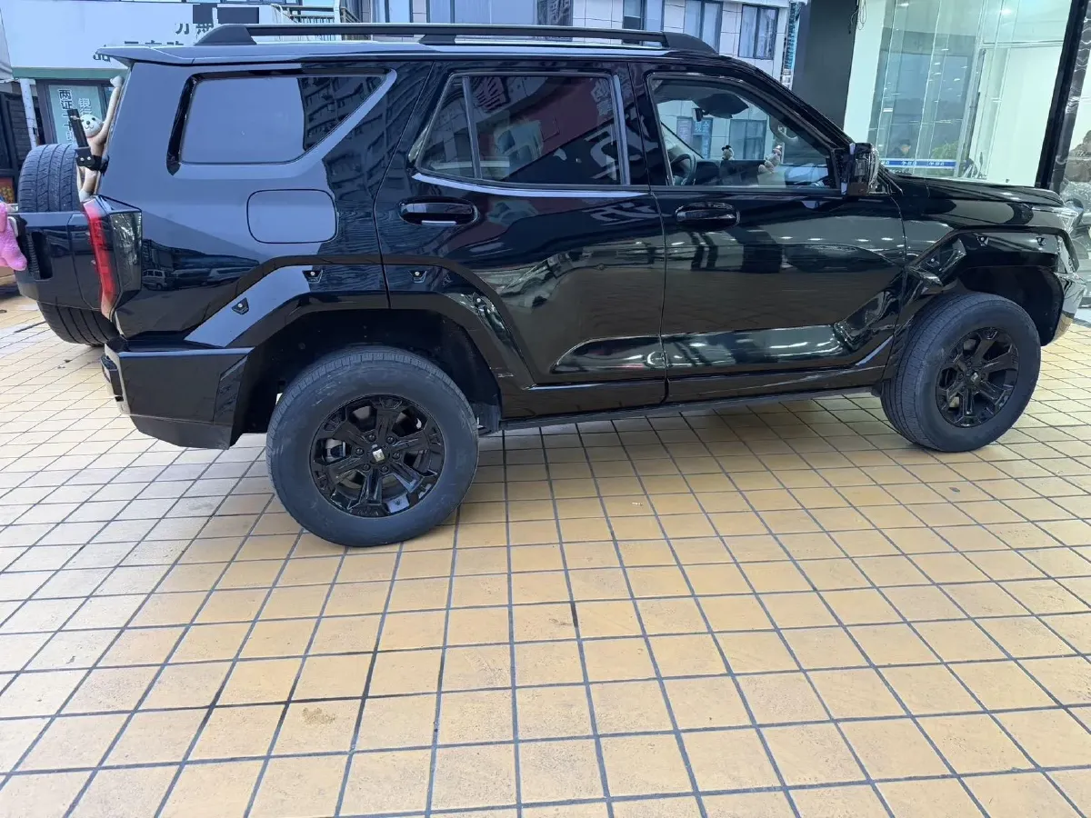 2024 Tank 400 2.0T 252HP L4 9AT PHEV 36.7/37.1KWH,autocango,china used car exporter,china ev exporter,chinese used car exporter,chinese used ev exporter