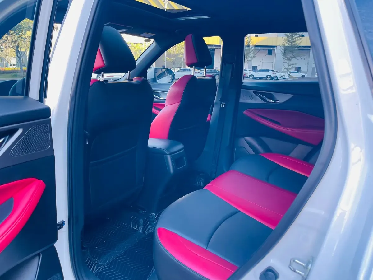 2021 ChangAn CS35 Plus 1.4T 160HP L4 7DCT,autocango,china used car exporter,china ev exporter,chinese used car exporter,chinese used ev exporter