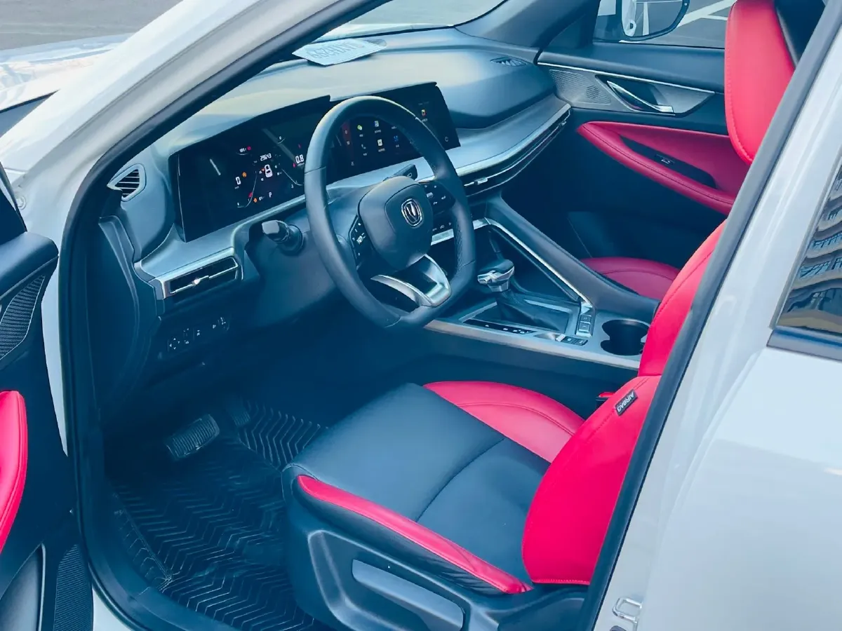 2021 ChangAn CS35 Plus 1.4T 160HP L4 7DCT,autocango,china used car exporter,china ev exporter,chinese used car exporter,chinese used ev exporter