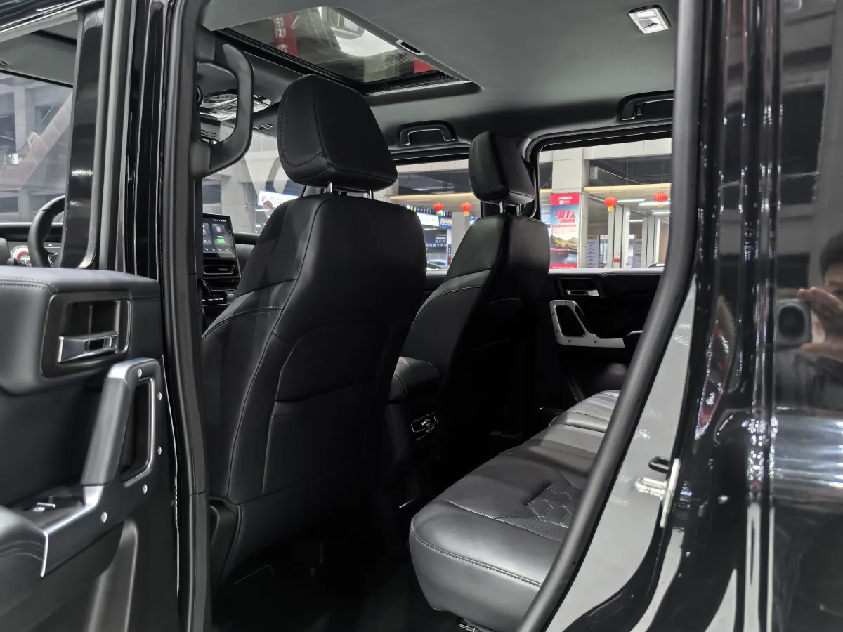 2025 212 212 T01 2.0T 252HP L4 8AT,autocango,china used car exporter,china ev exporter,chinese used car exporter,chinese used ev exporter