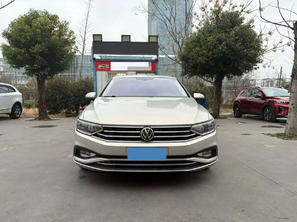 2020 Volkswagen Magotan 2.0T 186HP L4 7DCT,autocango,china used car exporter,china ev exporter,chinese used car exporter,chinese used ev exporter