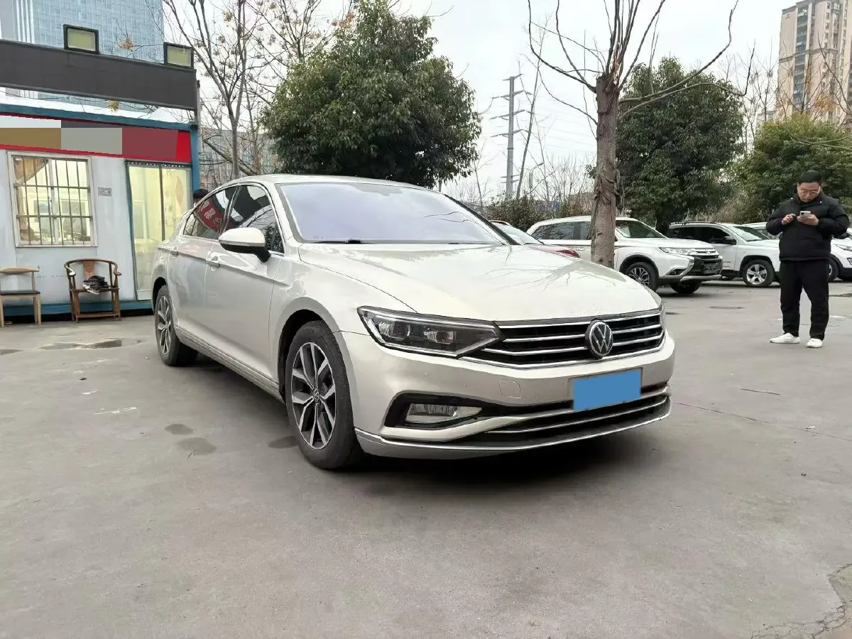 2020 Volkswagen Magotan 2.0T 186HP L4 7DCT,autocango,china used car exporter,china ev exporter,chinese used car exporter,chinese used ev exporter