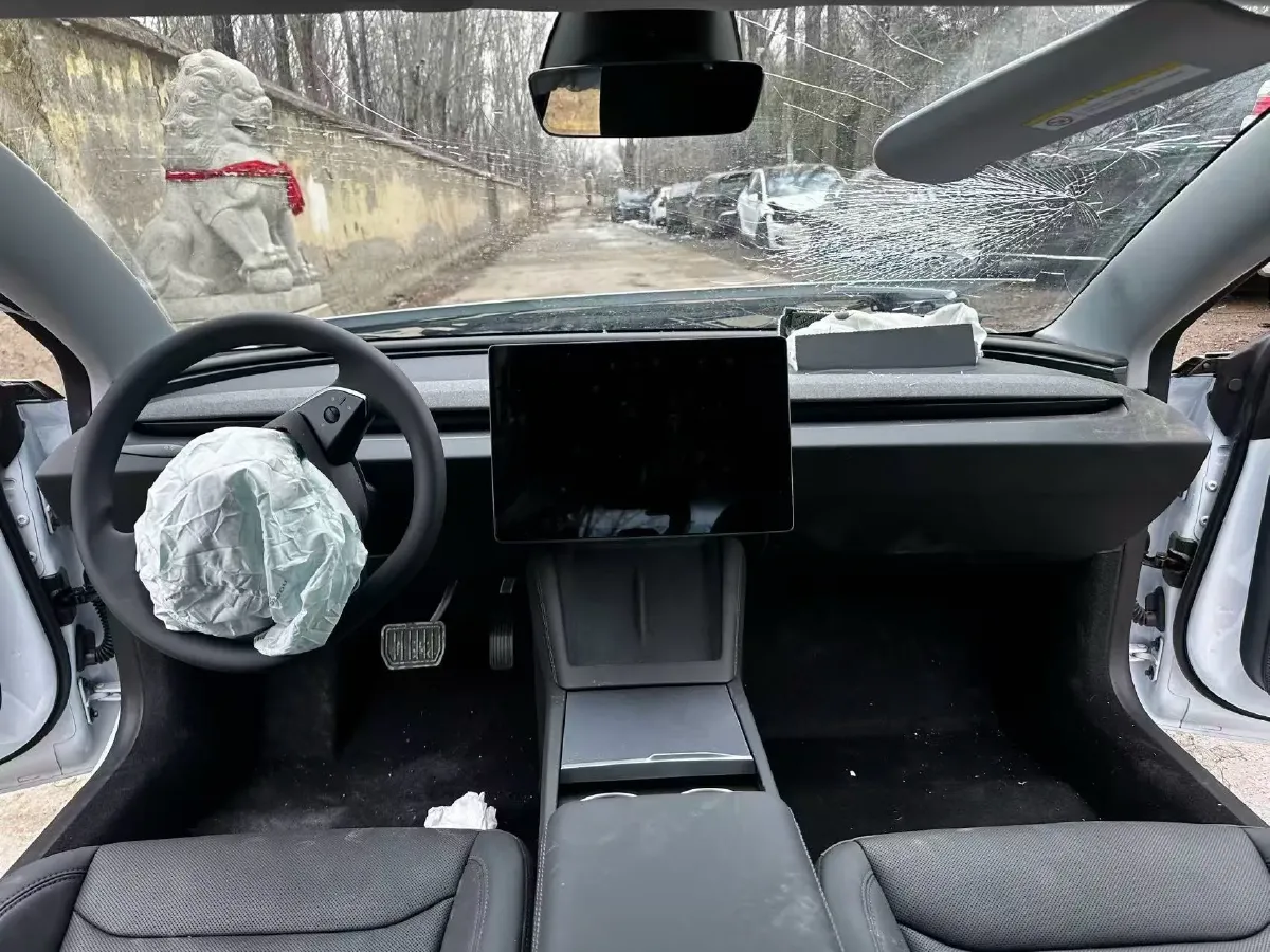 2025 Tesla Model 3 BEV 62.5KWH,autocango,china used car exporter,china ev exporter,chinese used car exporter,chinese used ev exporter