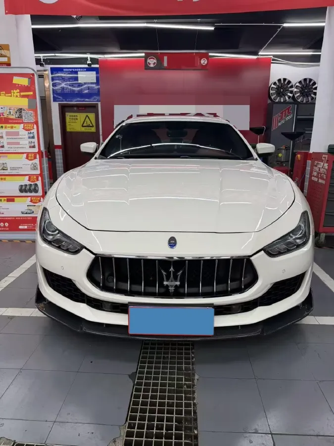 2021 Maserati Ghibli 2.0T 330HP L4 8AT,autocango,china used car exporter,china ev exporter,chinese used car exporter,chinese used ev exporter